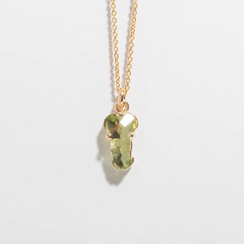 ONE OF A KIND GREEN SAPPHIRE GOLDEN MEMBER CHARM | GOLD