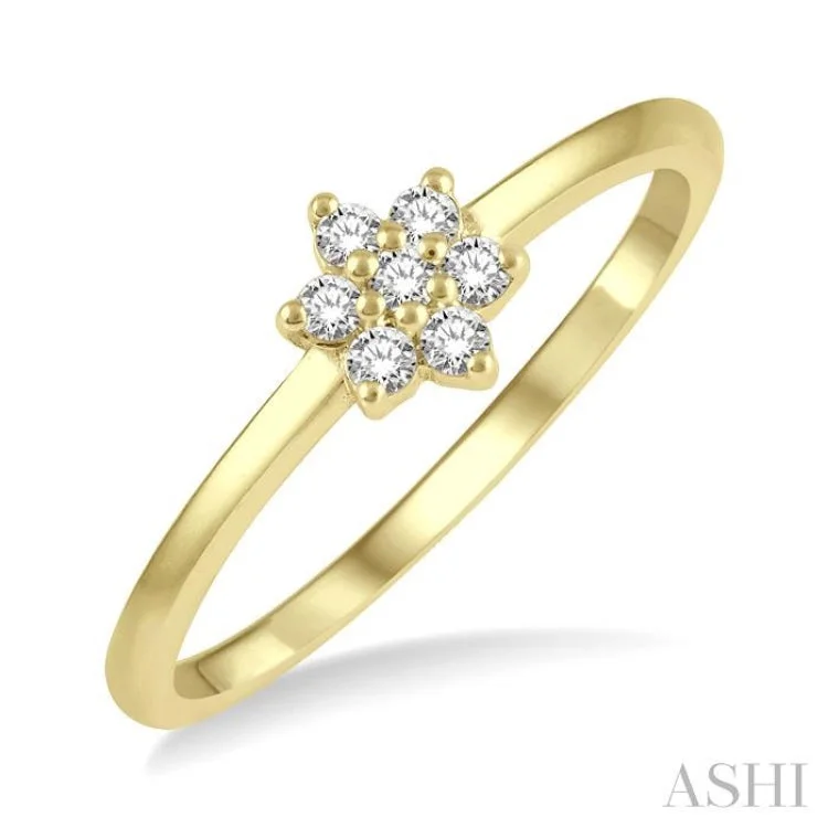 1/8 ctw Floral Round Cut Diamond Petite Fashion Ring in 14K Yellow Gold