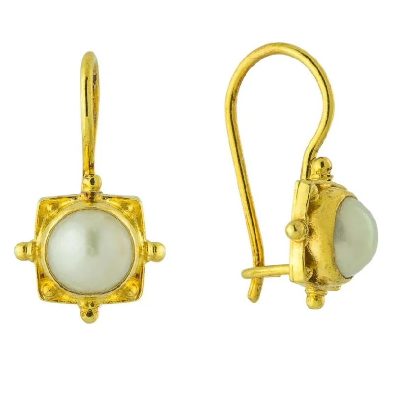 Trudy Trueheart Pearl Earrings